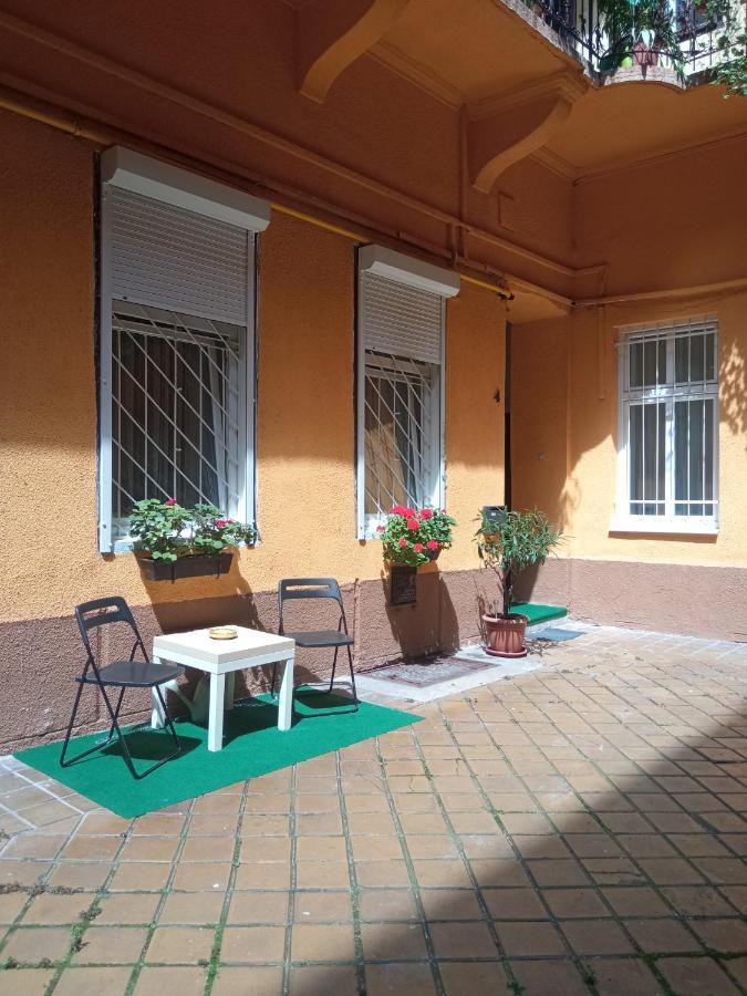 Free Parking Garage! Downtown Apartment Close To New York Cafe Budapest Eksteriør bilde