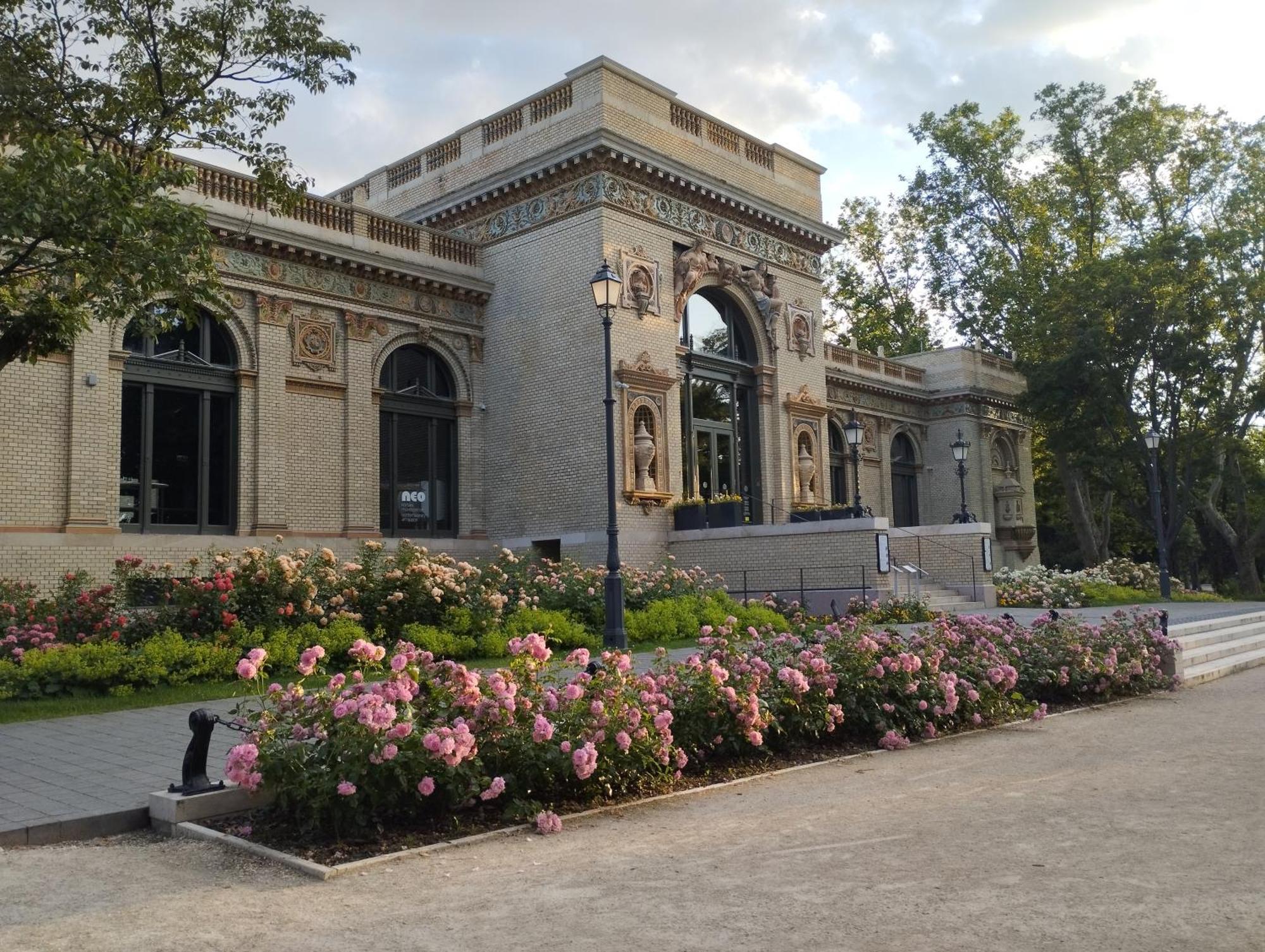Free Parking Garage! Downtown Apartment Close To New York Cafe Budapest Eksteriør bilde