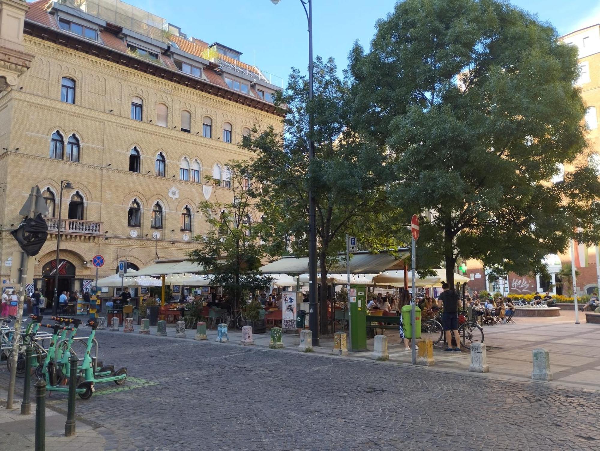 Free Parking Garage! Downtown Apartment Close To New York Cafe Budapest Eksteriør bilde