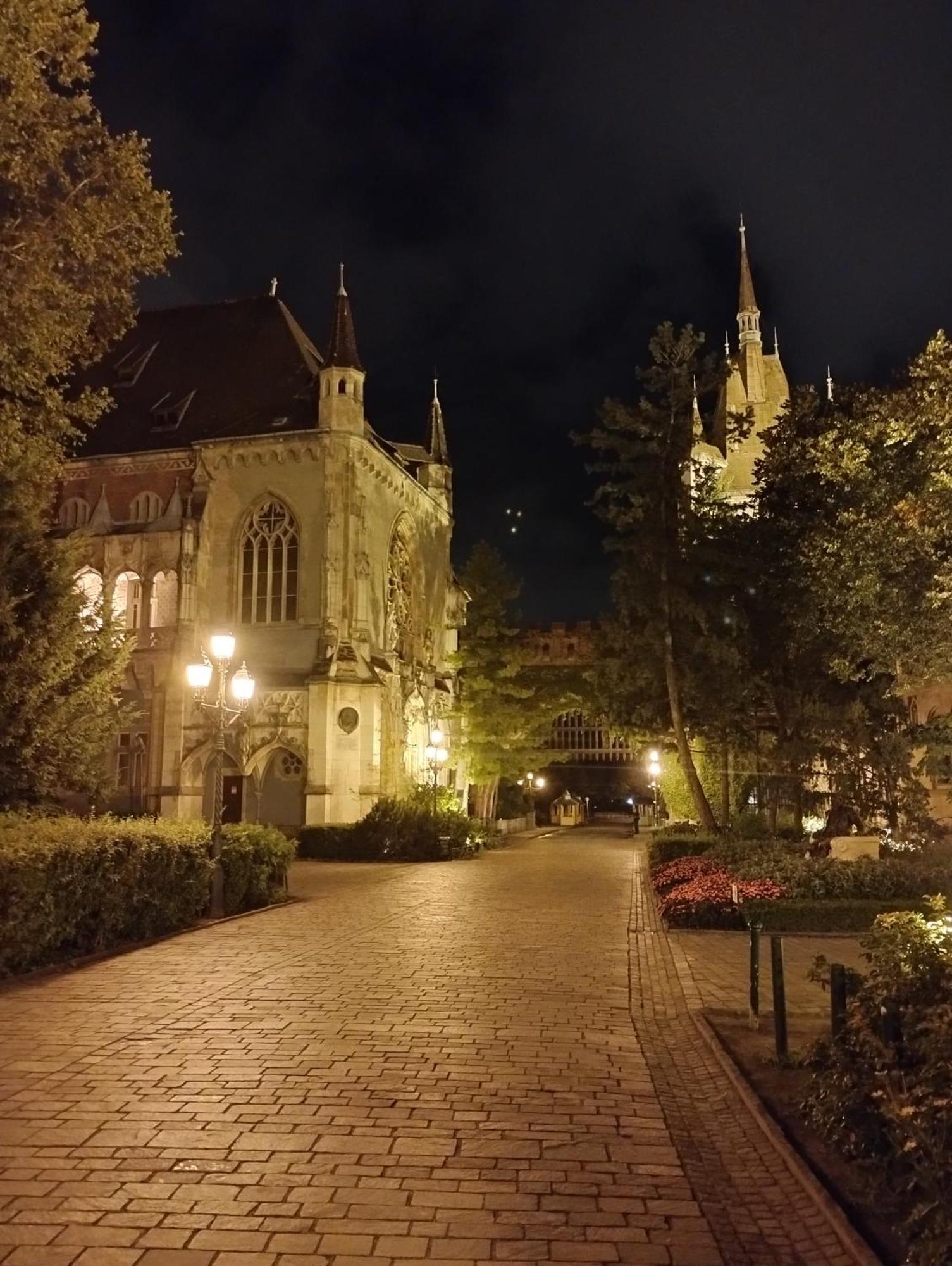 Free Parking Garage! Downtown Apartment Close To New York Cafe Budapest Eksteriør bilde