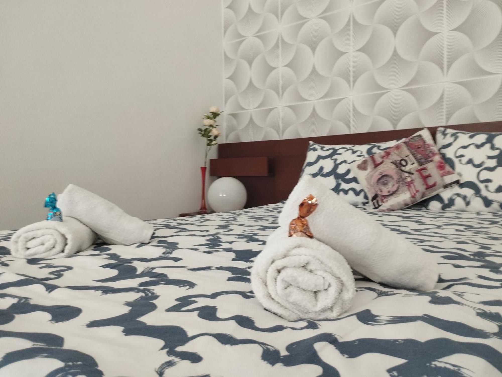 Free Parking Garage! Downtown Apartment Close To New York Cafe Budapest Eksteriør bilde